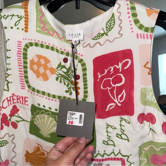 Button Up Graphic Vest - Picture 3 of 5